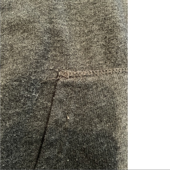 Well worn Hurley zip up sweater for men size Large (L) - Picture 5 of 7